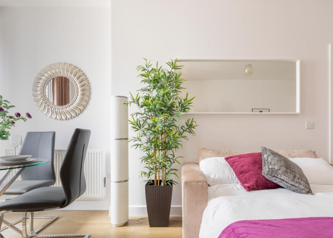 1 Bed Apartment - Redhill Central, Surrey, Gatwick #3 Zewnętrze zdjęcie